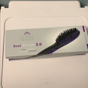 New in box heat brush!